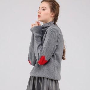 HEART PATCHED KNIT SWEATER